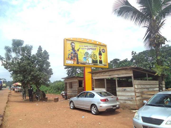 Écran digital publicitaire