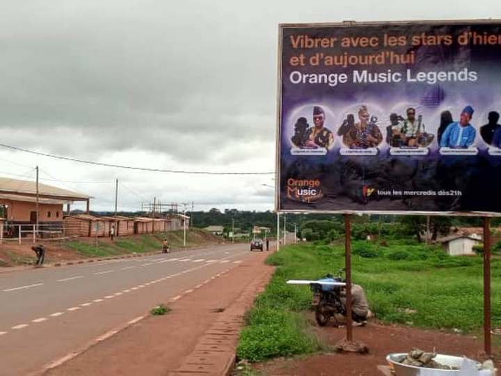 Bâche publicitaire grand format